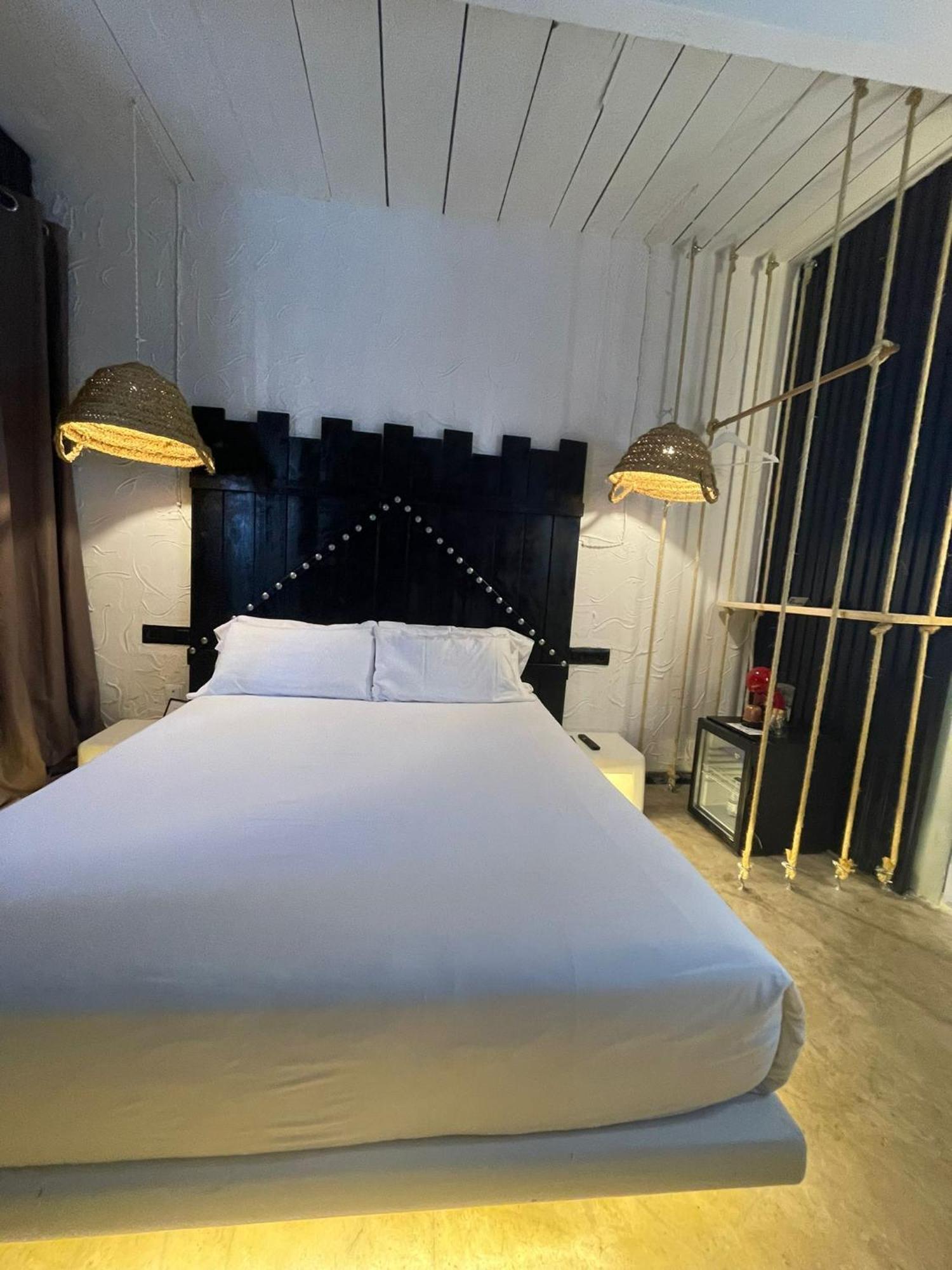 Paiise Hotels Sant Francesc de s'Estany Экстерьер фото